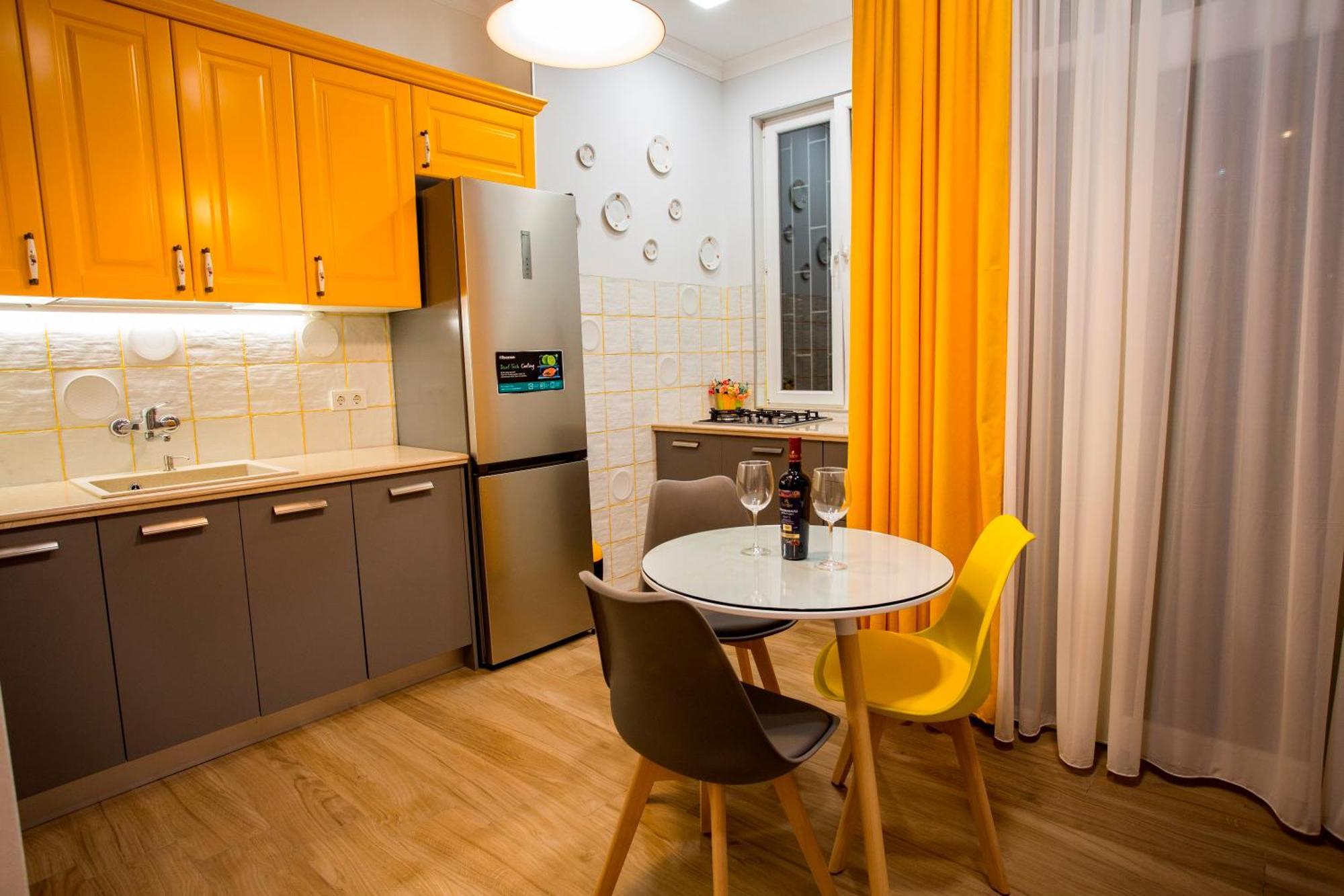 Yellow Apartment In Avlabari Tbilisi Eksteriør bilde