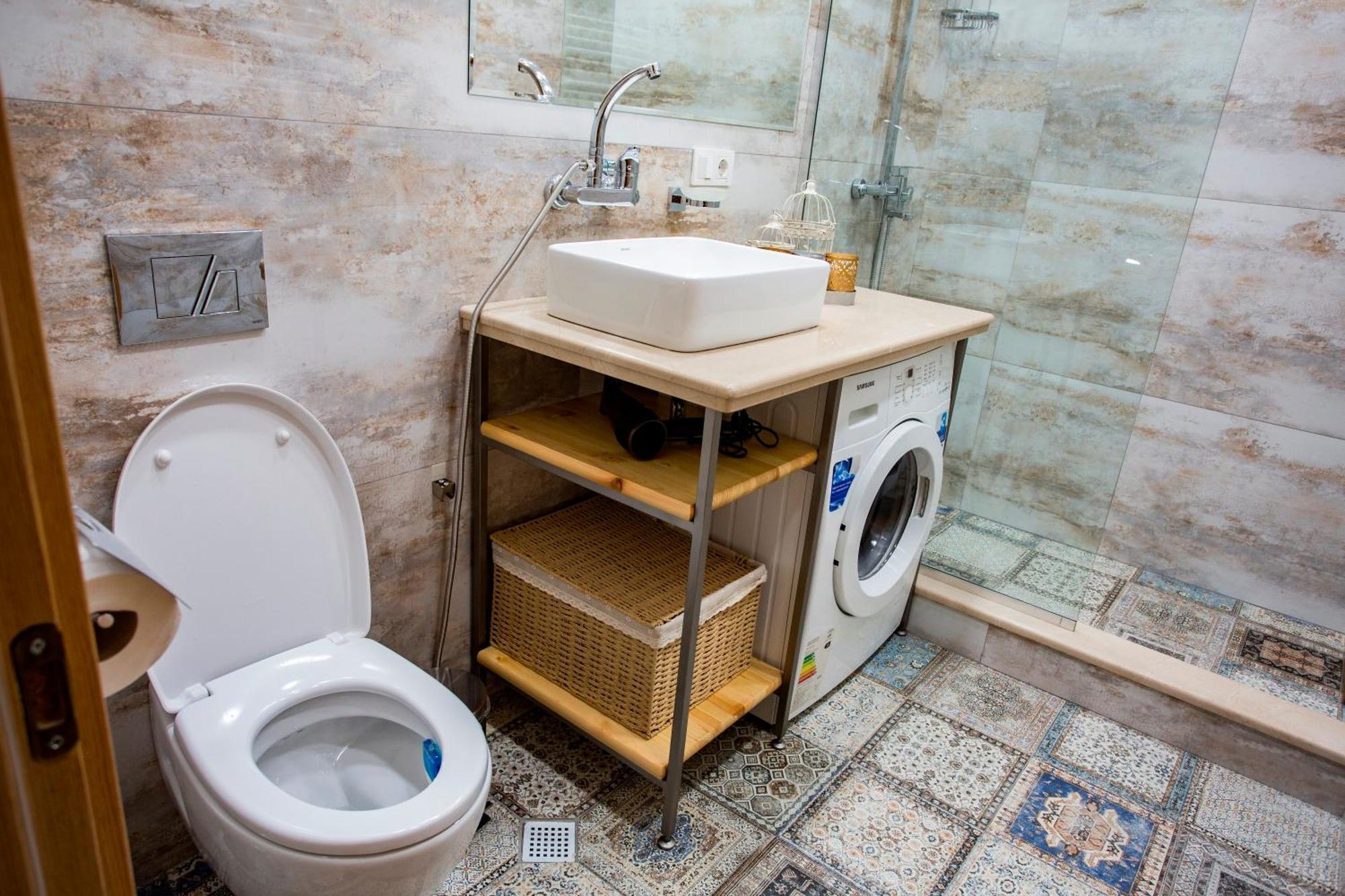 Yellow Apartment In Avlabari Tbilisi Eksteriør bilde