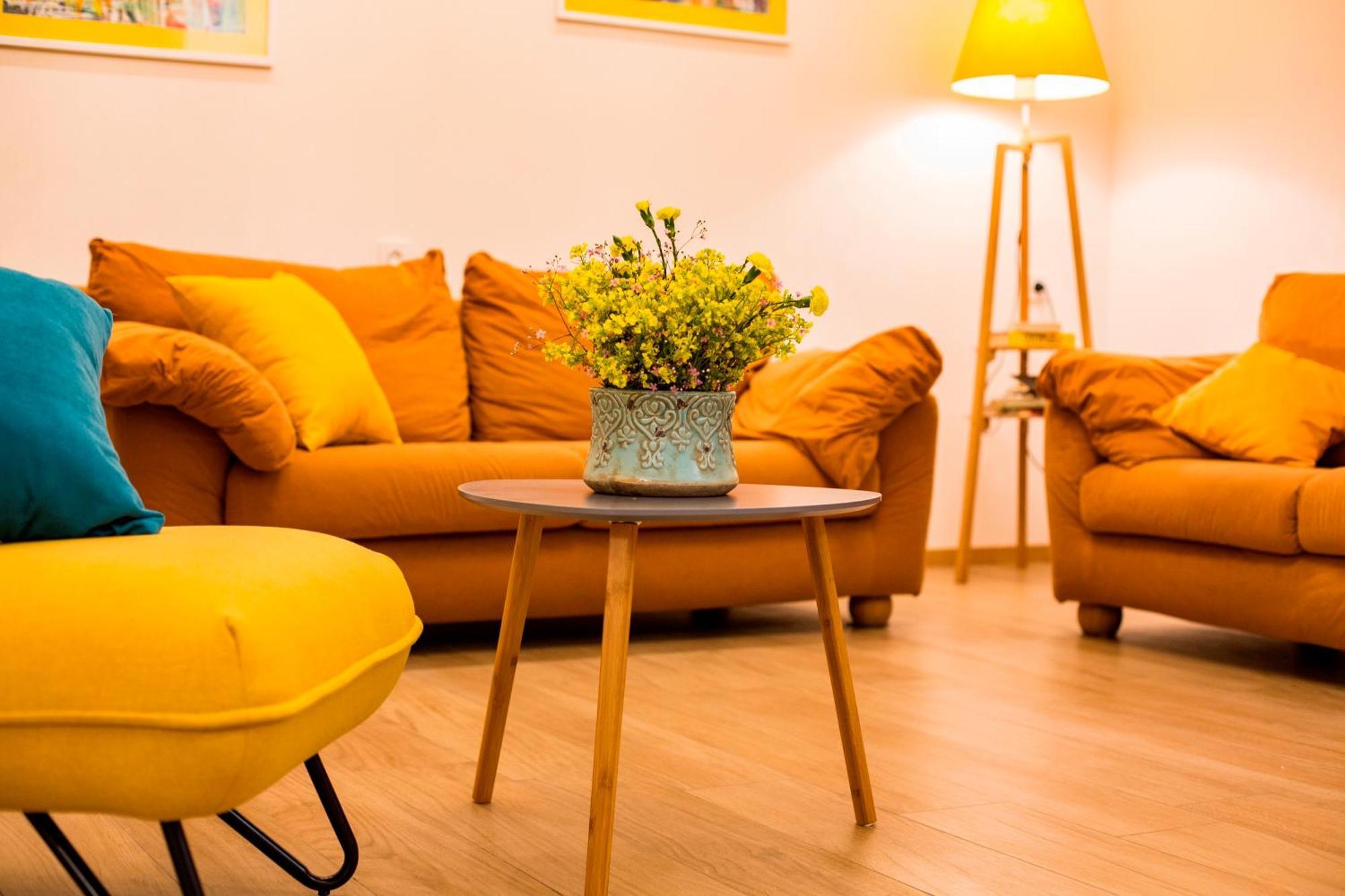 Yellow Apartment In Avlabari Tbilisi Eksteriør bilde
